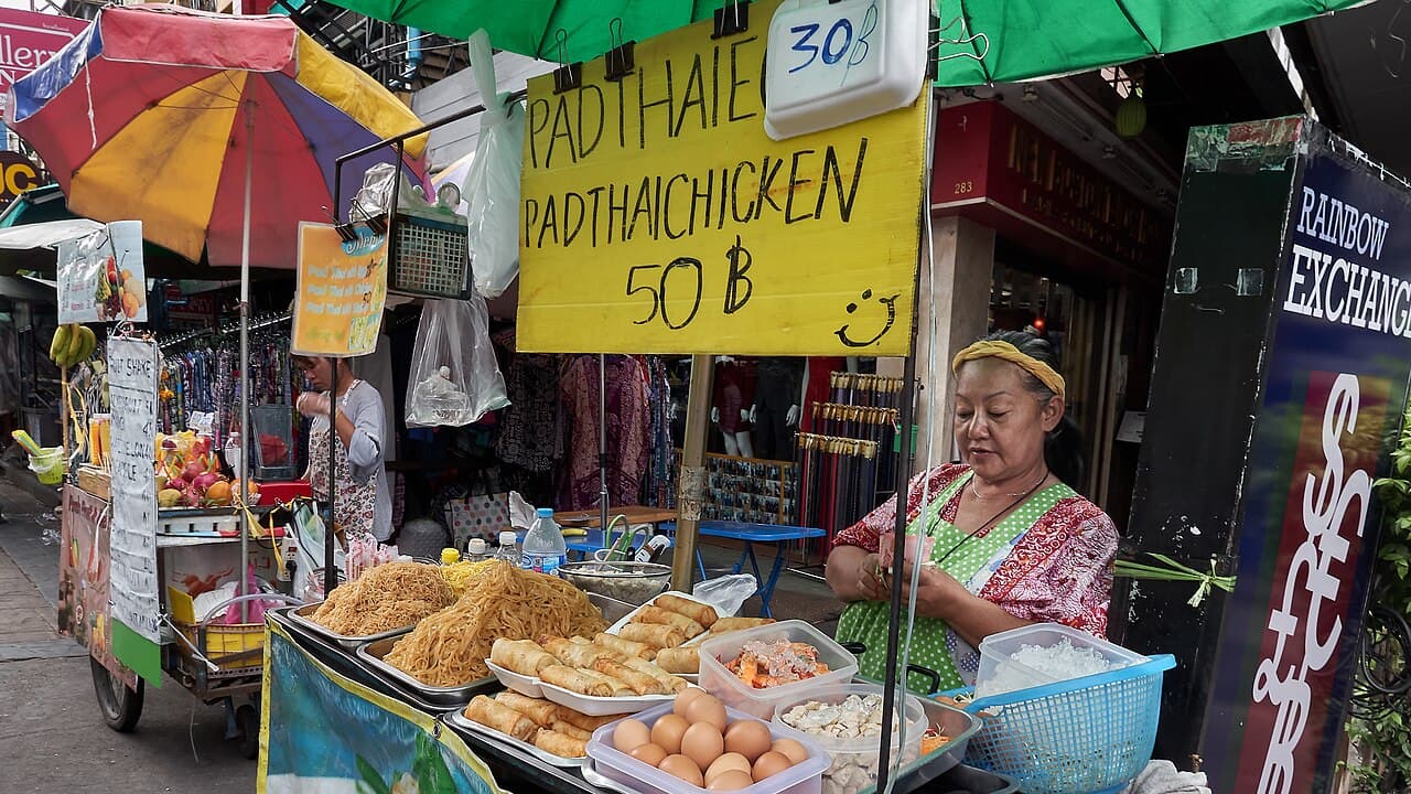 Bangkok street food, pad thai