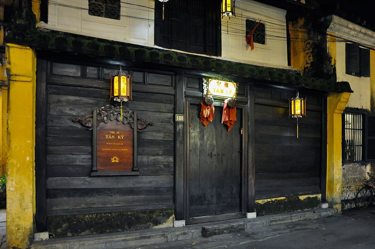 Interior of an old merchant house, Hoi An