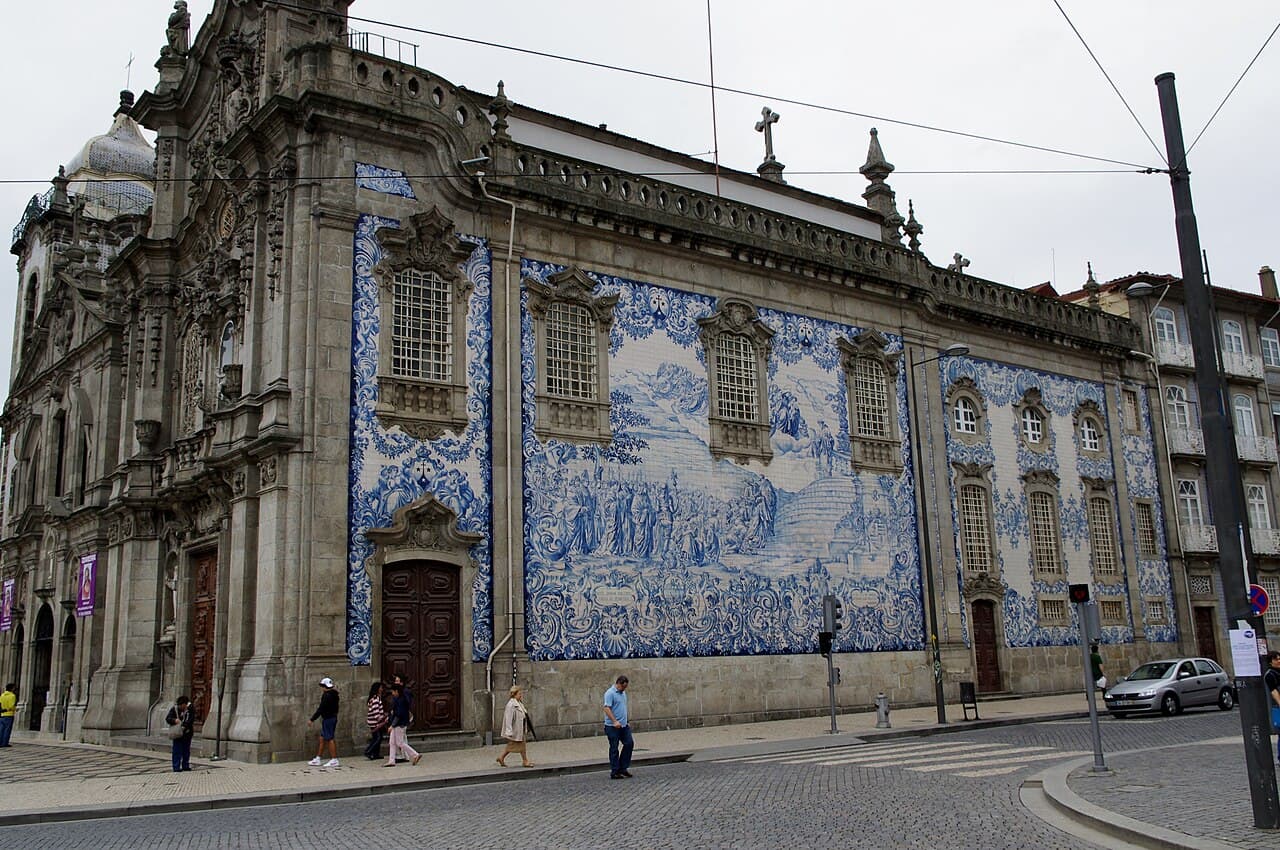 The tiled side wall of the Igreja do Carmo, Porto