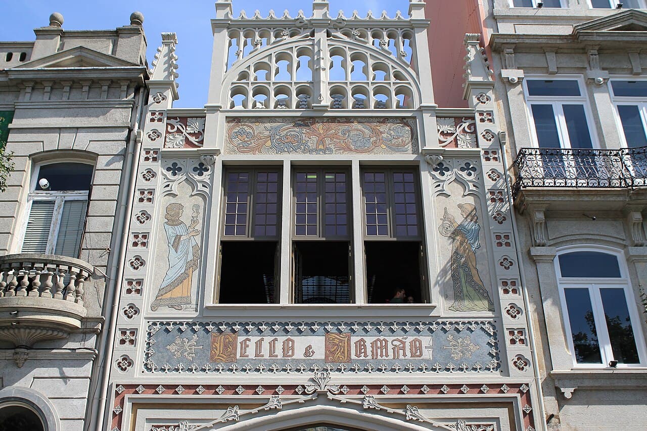 The red staircase inside Livraria Lello, Porto