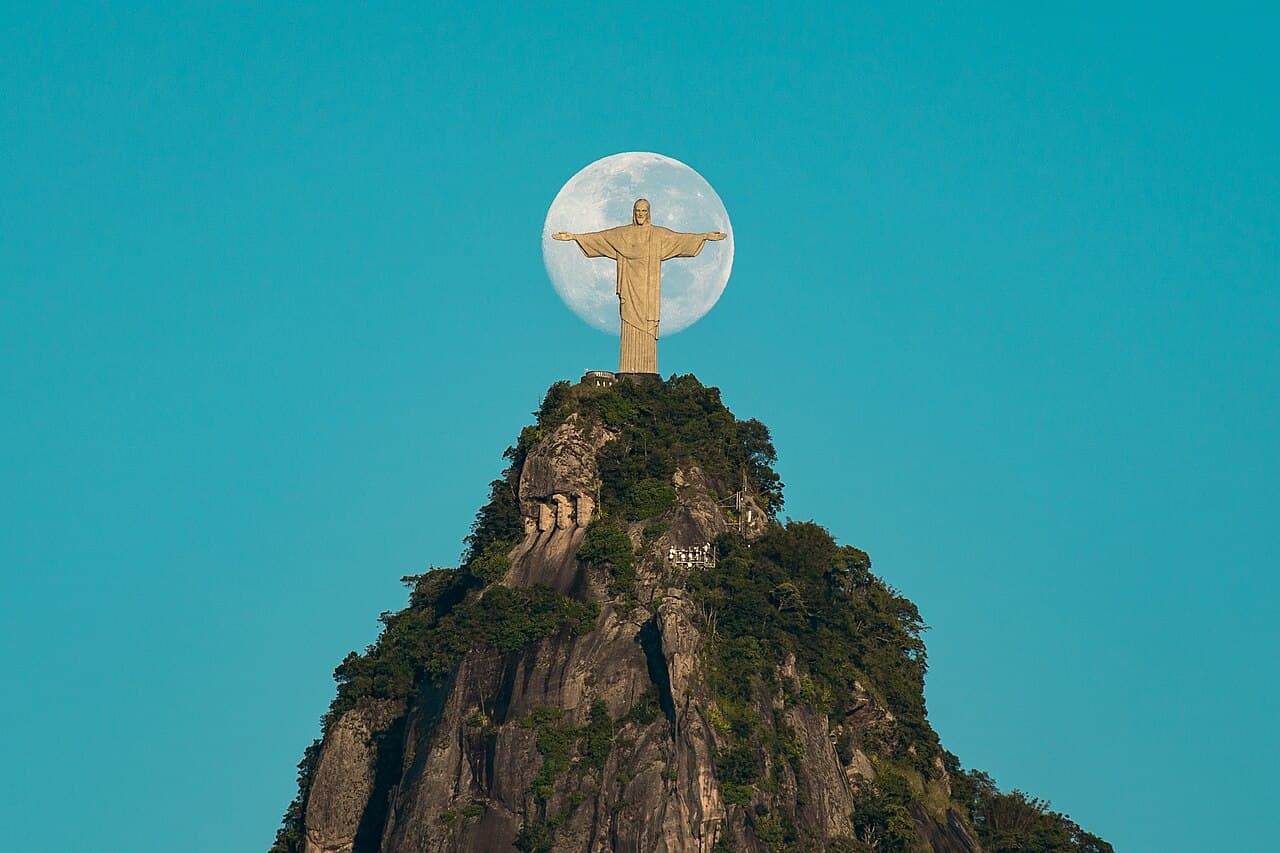 Rio de Janeiro — Brazil's beach-and-mountain city of Christ, samba and Carnival