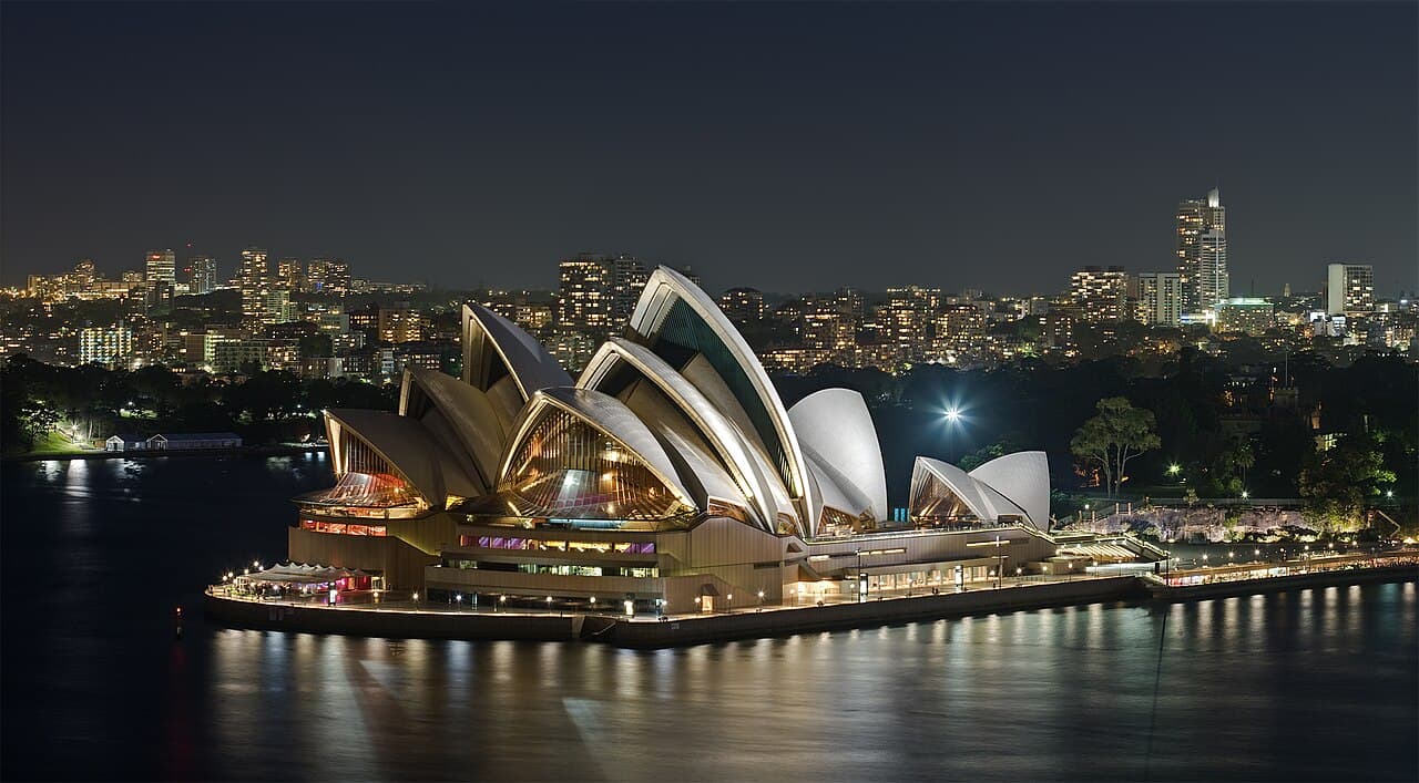 Sydney — Australia's harbour city — Opera House, surf beaches and sunshine