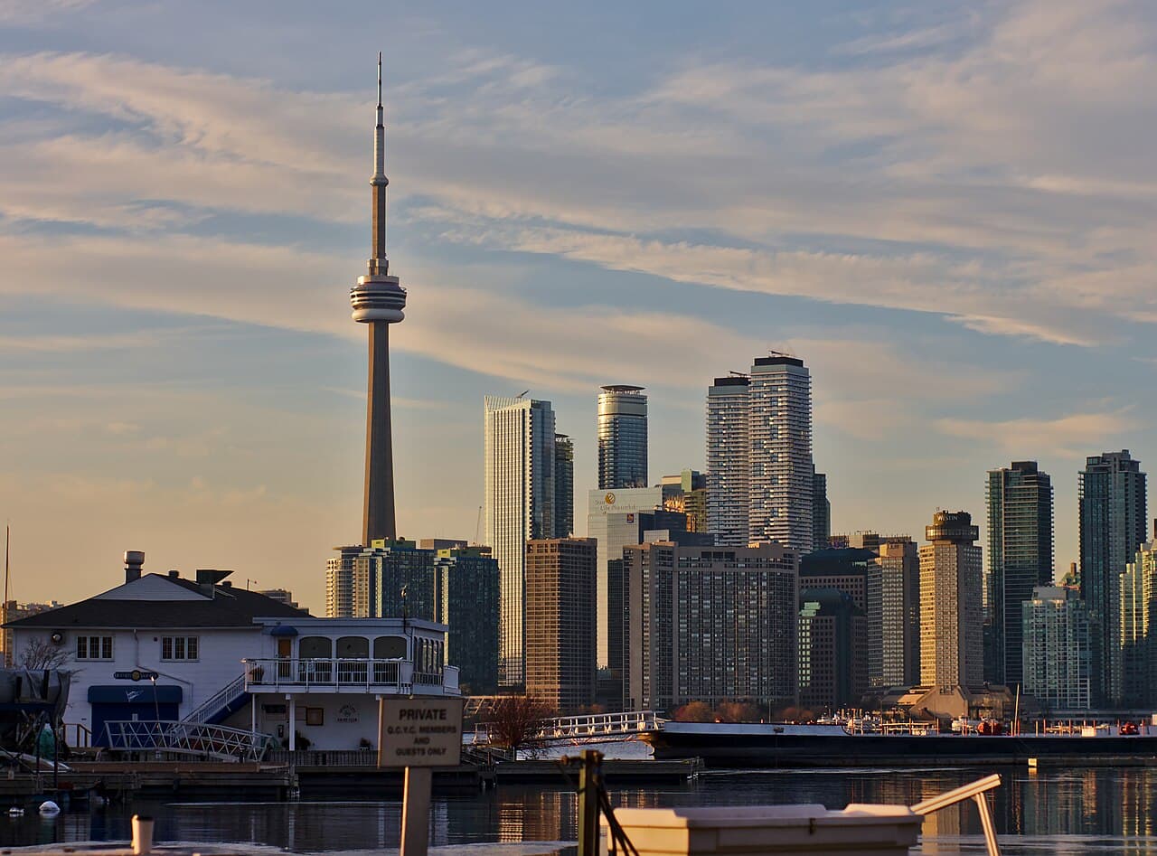 The Toronto Islands and skyline