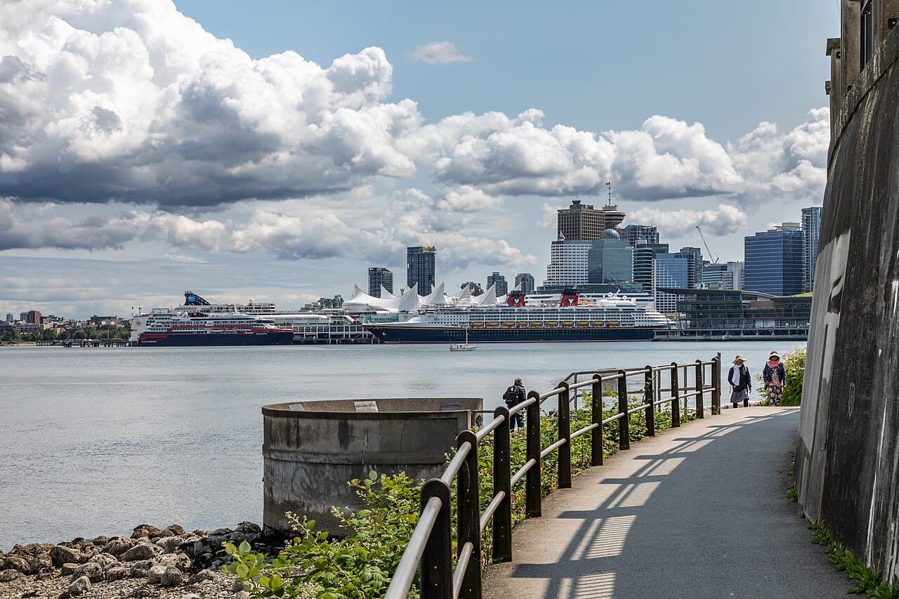 Vancouver — Canada's Pacific city — mountains, sea and forest at the city's edge