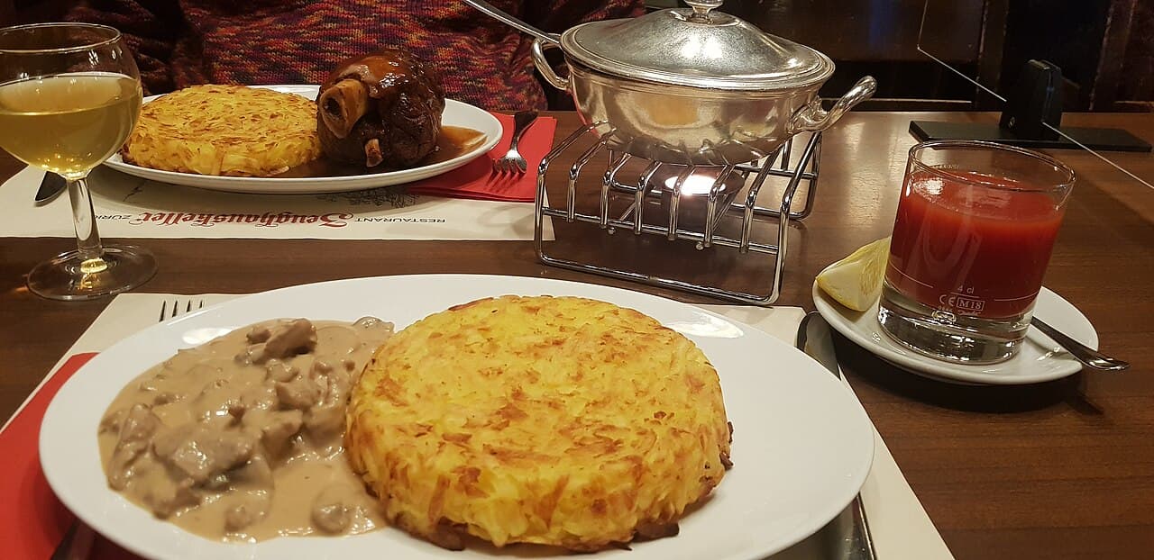 Zürcher Geschnetzeltes with rösti