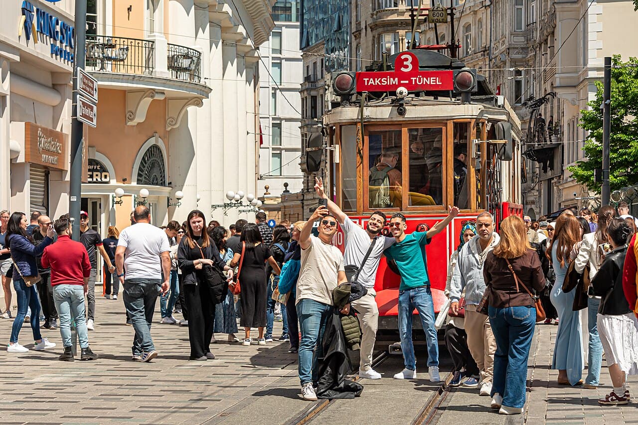 Streets of Beyoğlu (Taksim & İstiklal), Istanbul