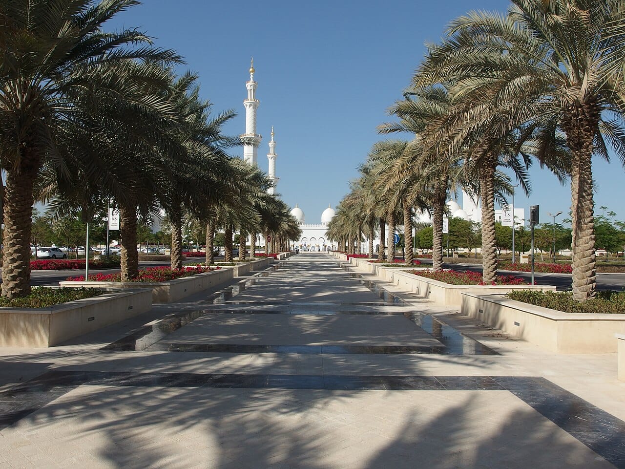 Abu Dhabi — the UAE's grand, cultured capital on the Gulf