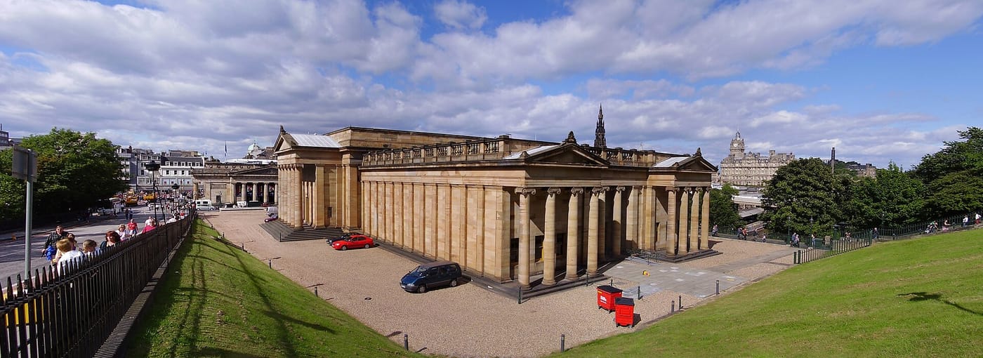 The neoclassical Scottish National Gallery building in Edinburgh