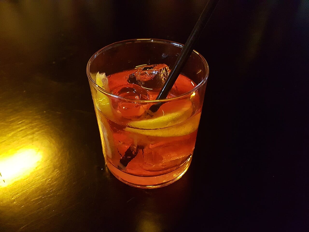 An aperitivo with a Negroni in Florence