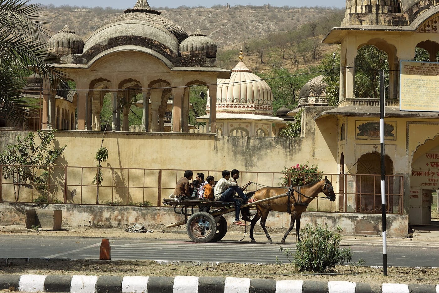 The gardens and carved pavilions of Kanak Vrindavan below Amber Fort in Jaipur