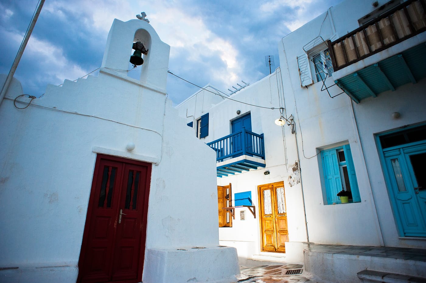 The whitewashed lanes of Mykonos Town