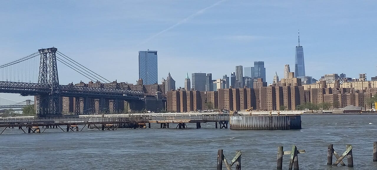 The Williamsburg waterfront and Manhattan skyline, New York