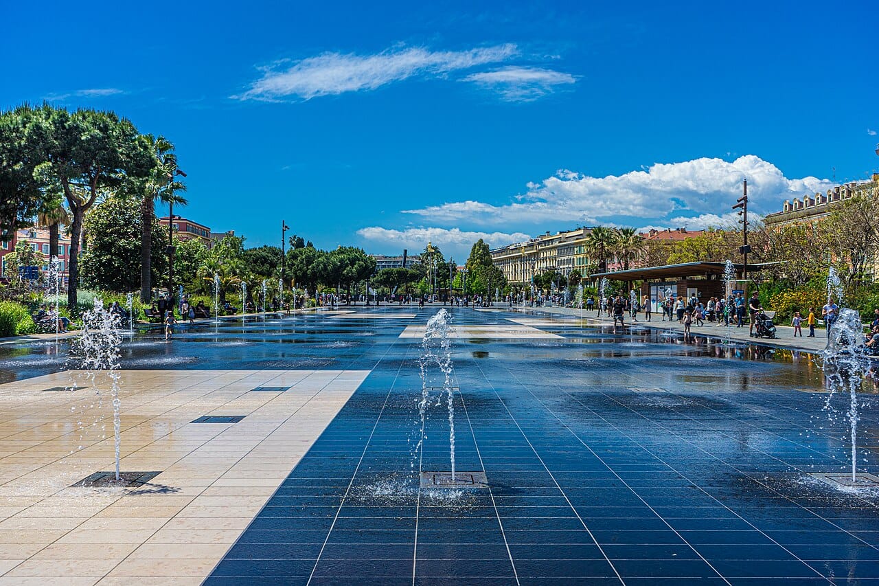 The mirror fountain on the Promenade du Paillon, Nice