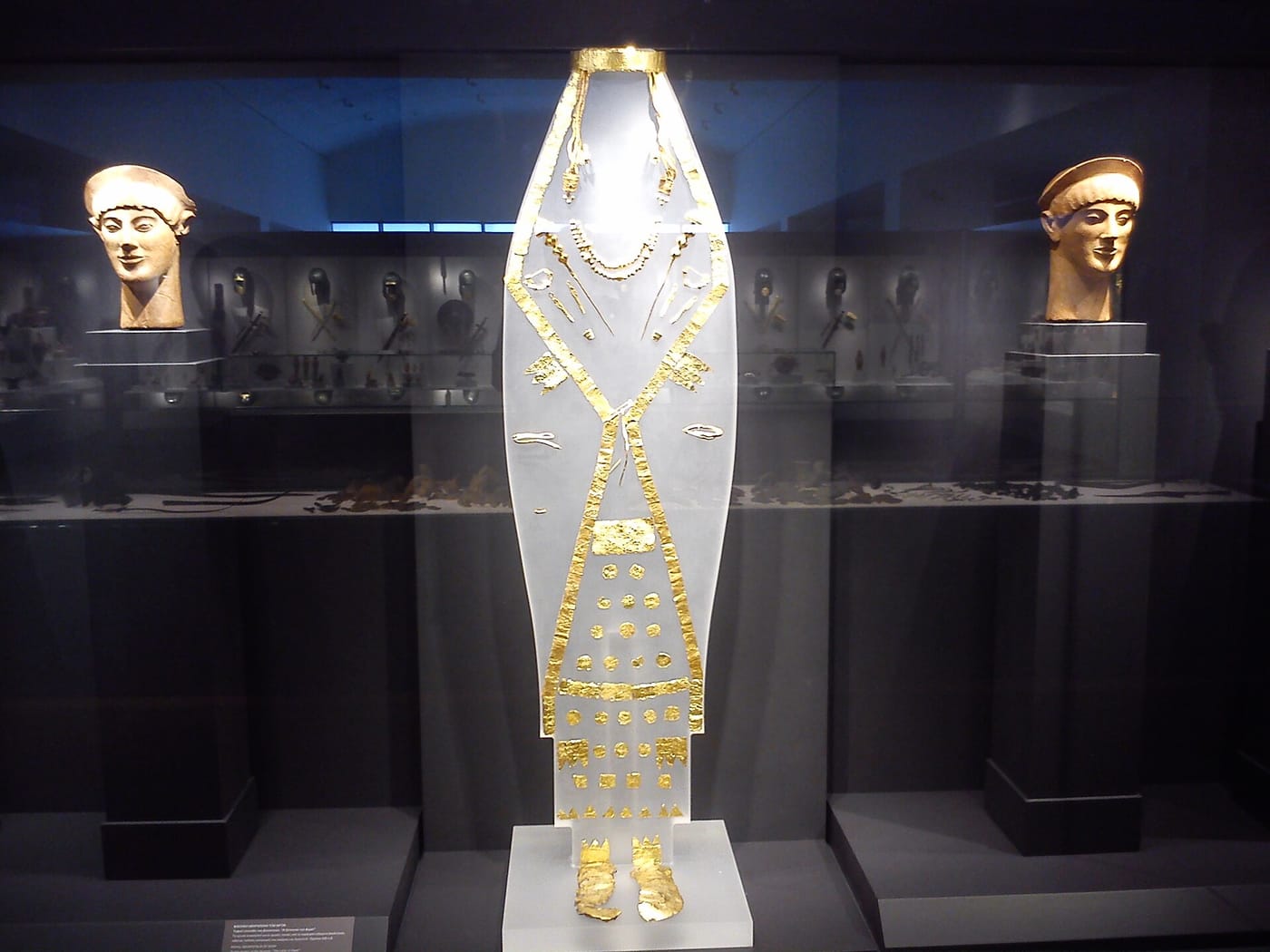 The golden funerary treasures from the royal tombs of Vergina