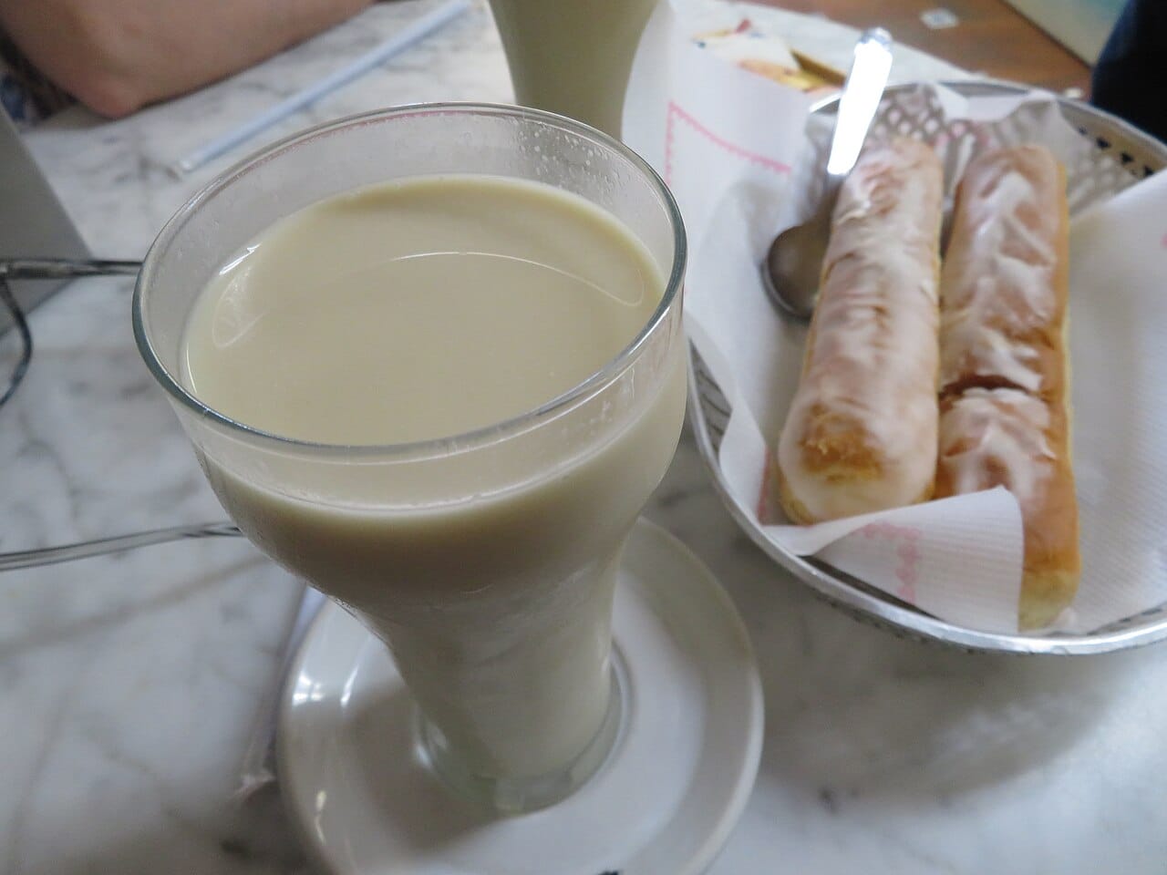 Horchata and fartons, Valencia
