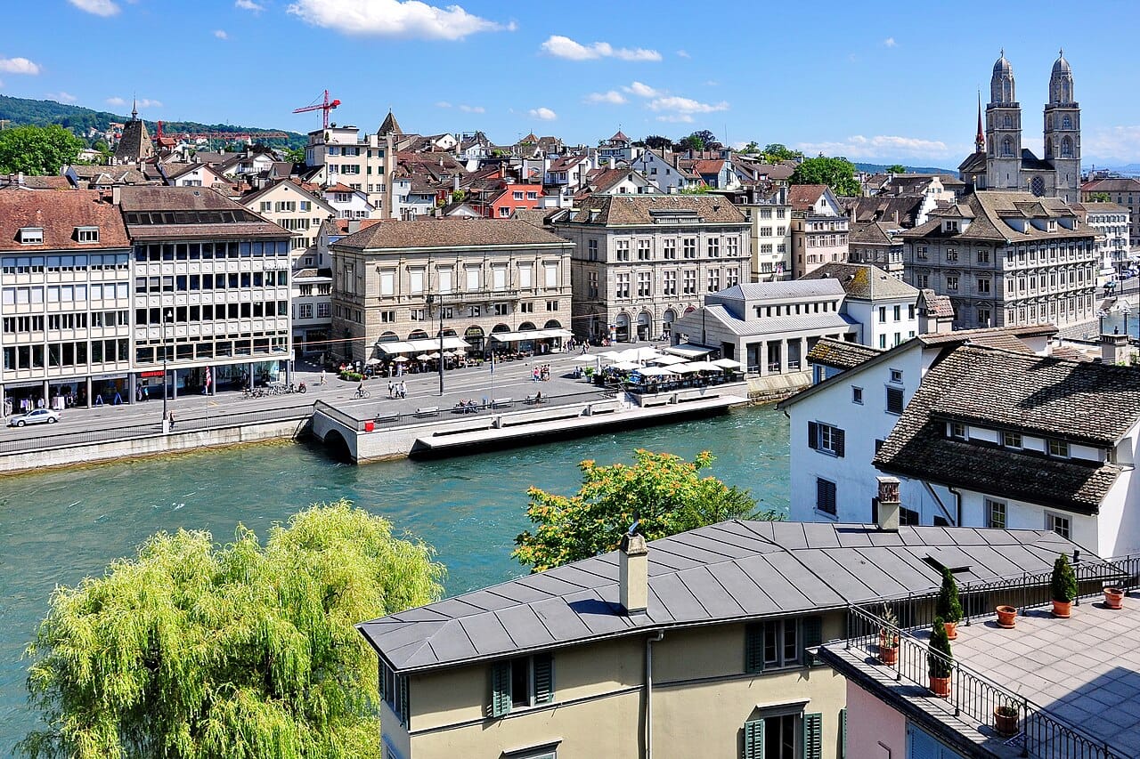 A cobbled lane in the Niederdorf old town, Zürich